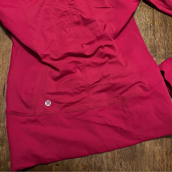Lululemon In Flux Jacket in Cranberry Zip Up Red with Hood Size 8 - Picture 14 of 14